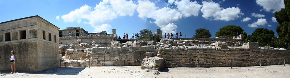 Widok na jedną z części pałacu w Knossos