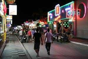 Główna imprezowa ulica Malii